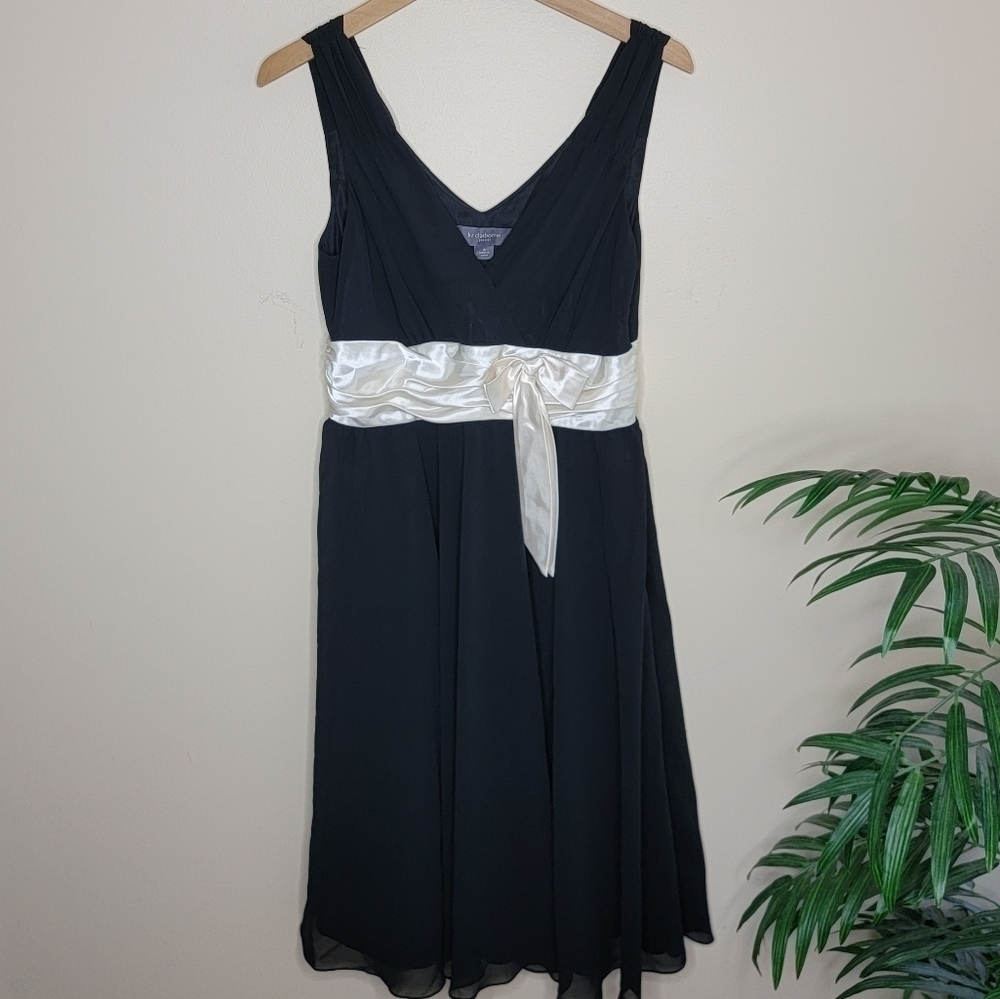 Liz Claiborne | Black Chiffon V-neck Dress with Cream Bow Waistband